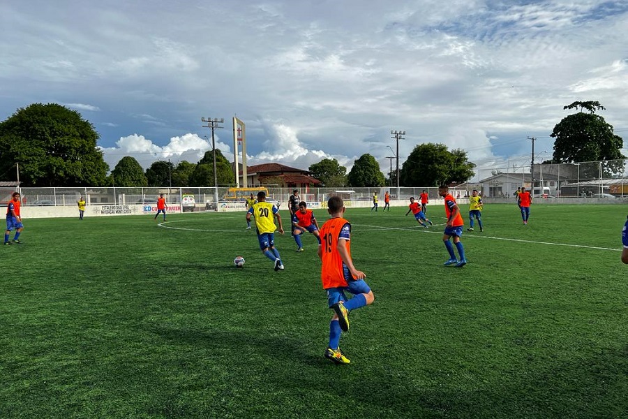 Vagas para escolinhas de futebol em Macapá e Santana